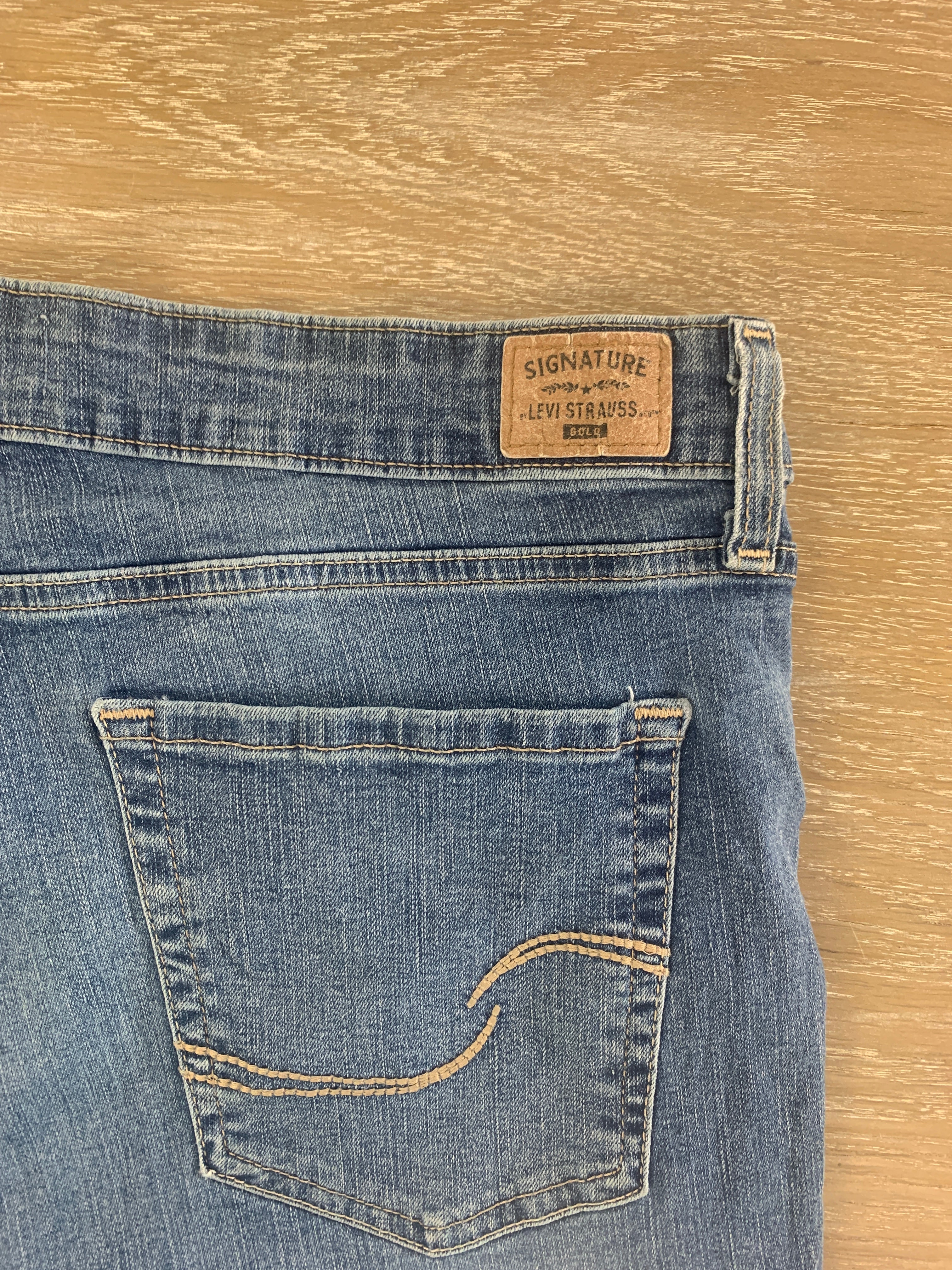 Levis signature - taille W34L34
