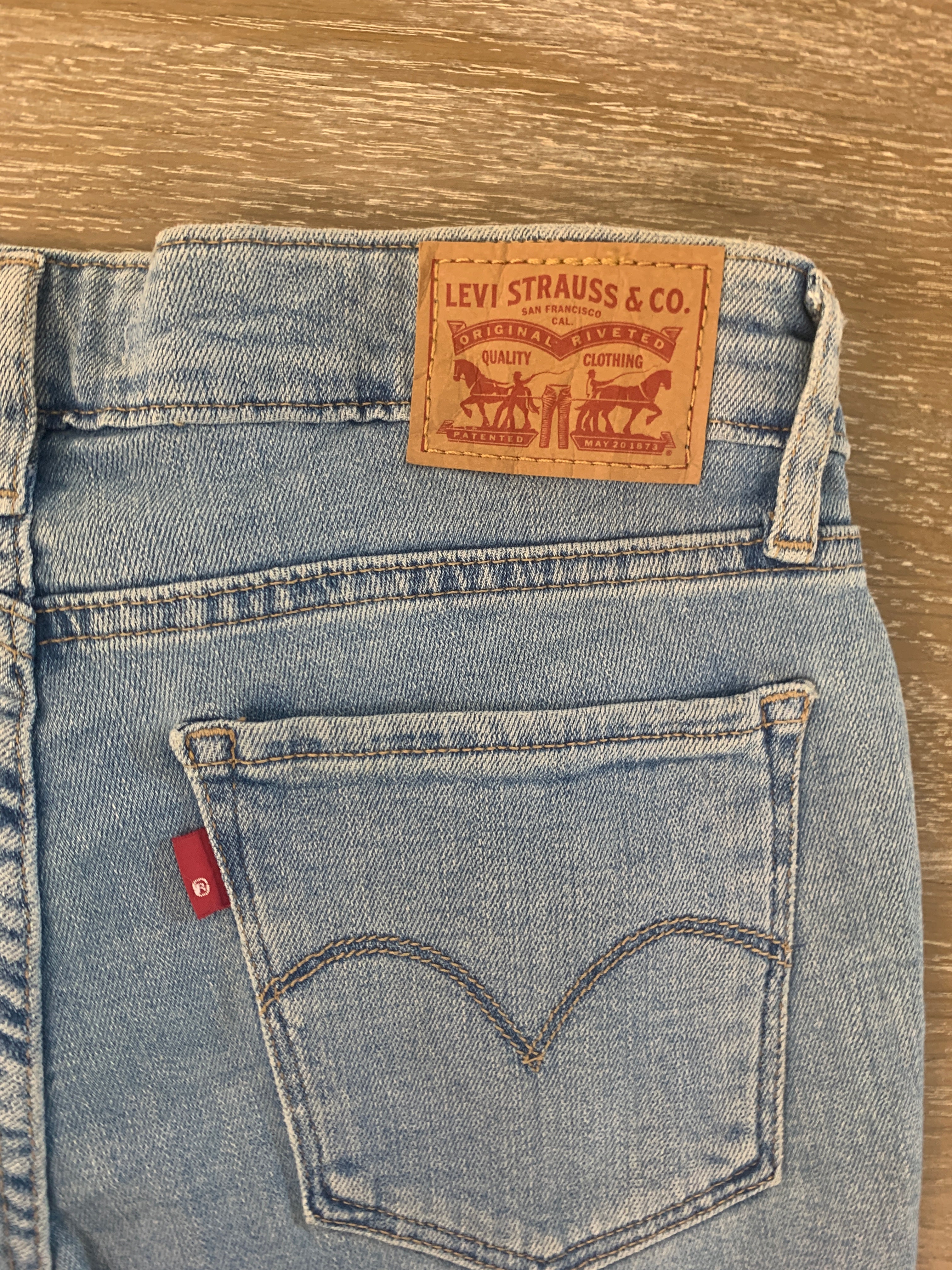 Levis 711 - taille W26L30